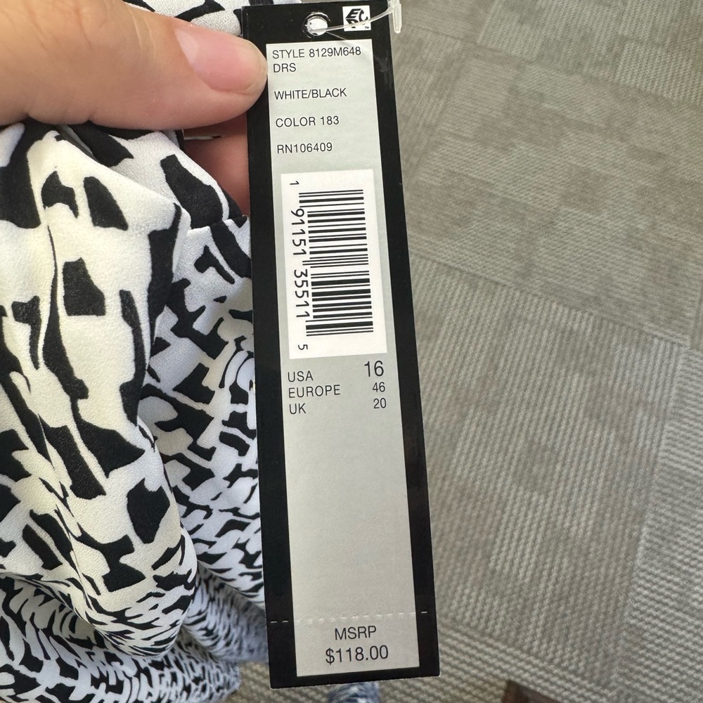 NWT Tahari ASL Black & White Print Dress, size 16 - Picture 4 of 7